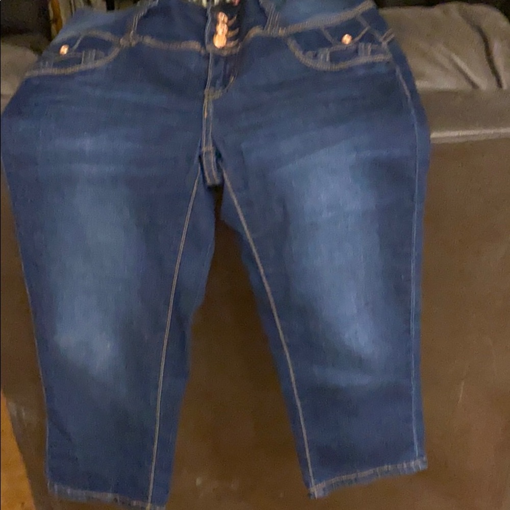 Capris jeans with pockets size 7